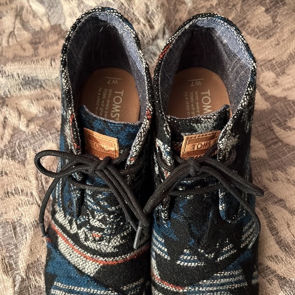 ***SOLD*** Toms Wedge Booties - Picture 4 of 9